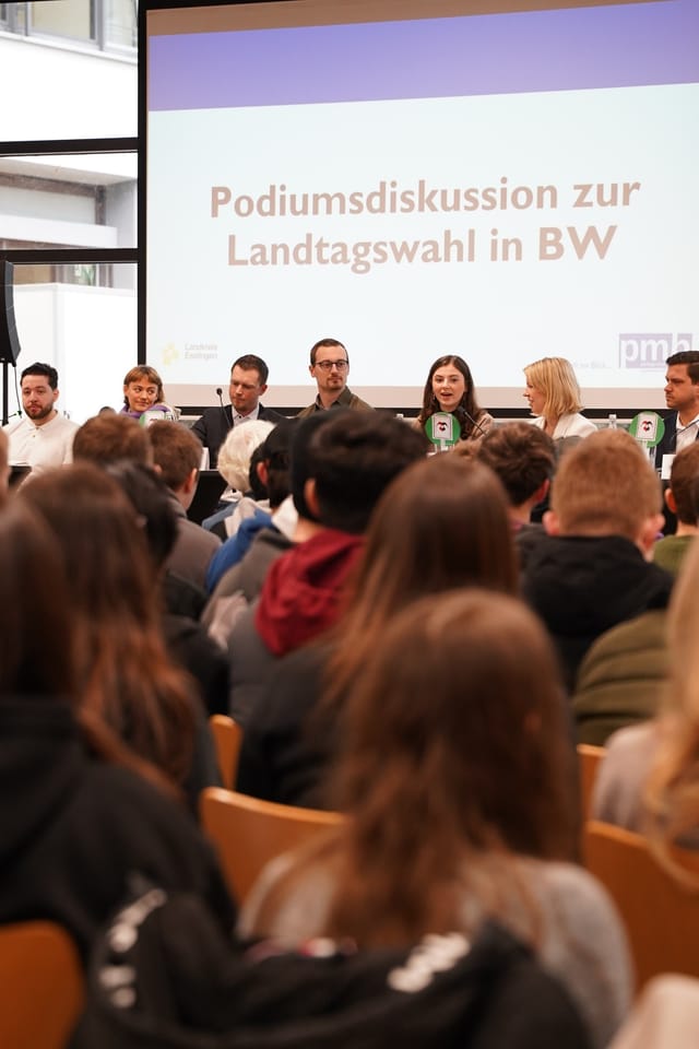 Podiumsdiskussion in der Philipp-Matthäus-Hahn-Schule